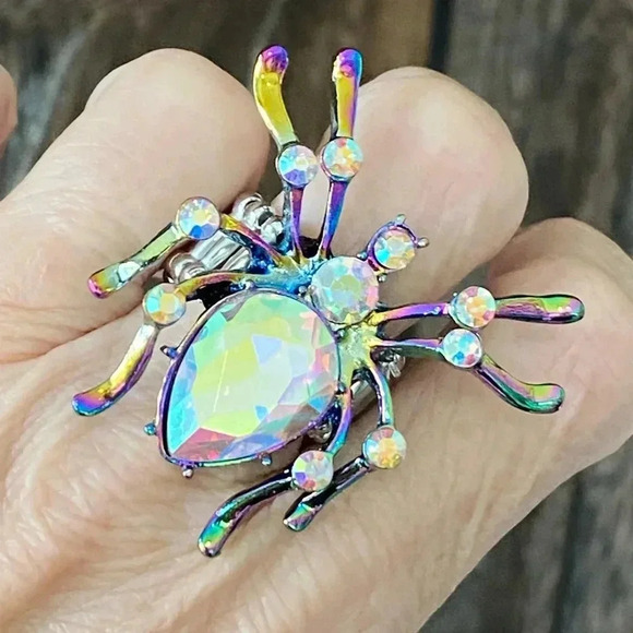 Fun Cool Gothic Spooky Halloween Crystal Spider Stretch Ring New - Picture 2 of 5